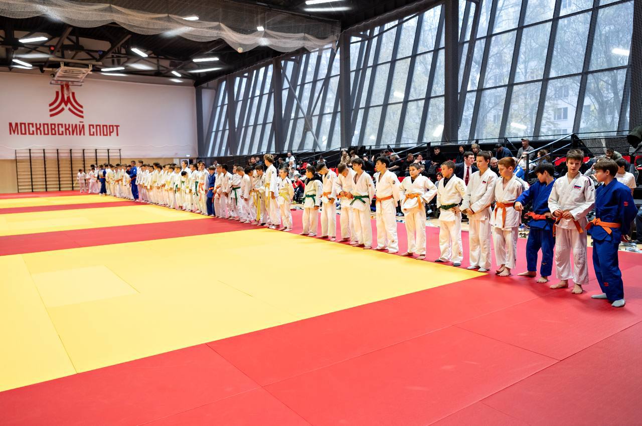 Спортсмены клуба на татами